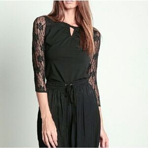 Sexy Black Top With Chiffon Half Sleeves